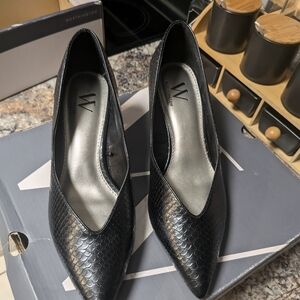 Woman's kitten black heels